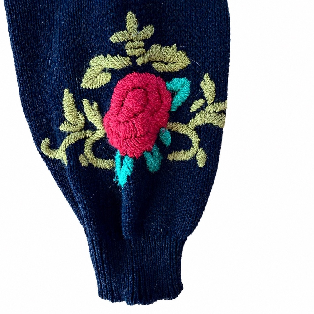 Vintage Black Floral Embroidered Crewneck Sweater Rose Whimsigoth Grandmacore L - Picture 3 of 6